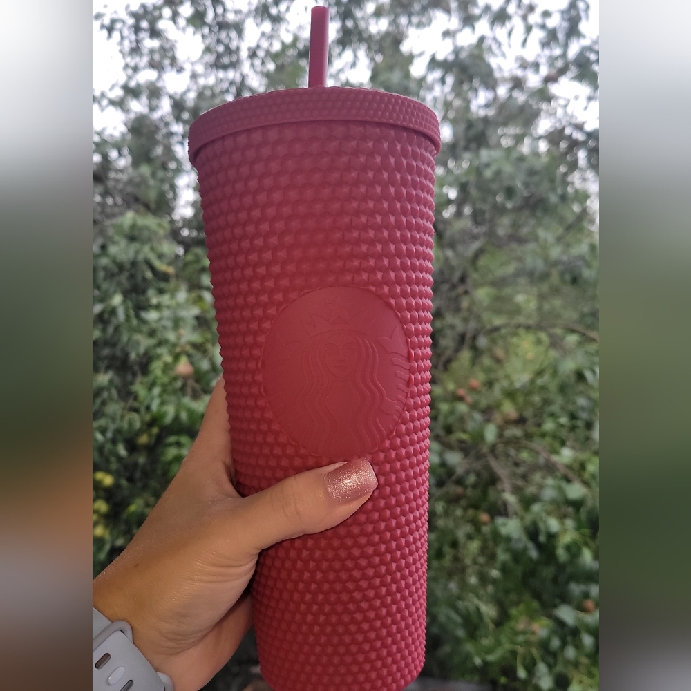 Studded cup